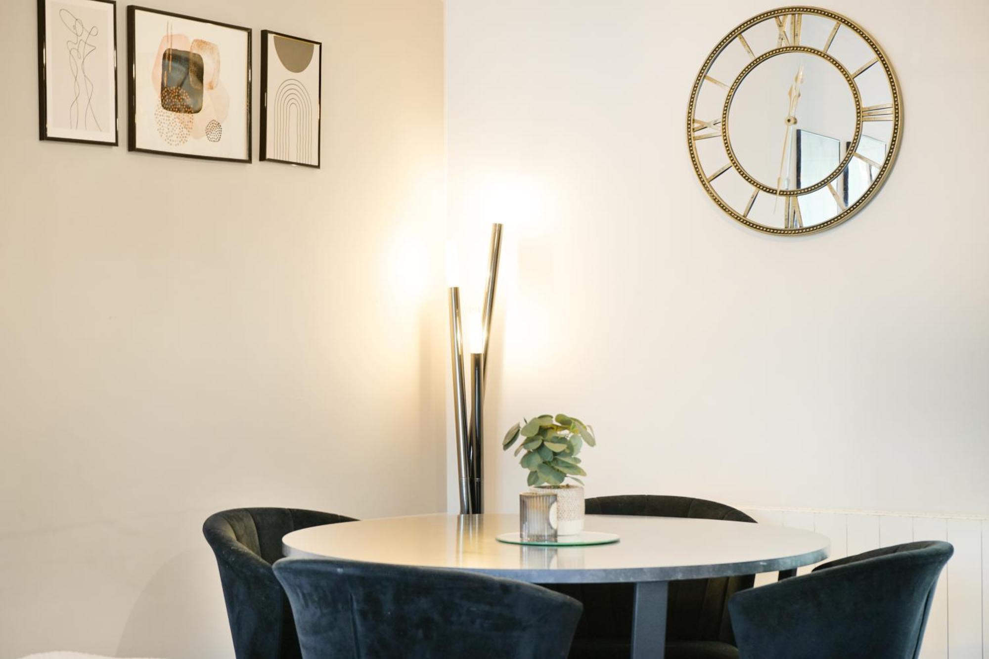 Cosy Corner In Aylesbury Near Stoke Mandeville Hospital & Town Centre With Private Parking 外观 照片